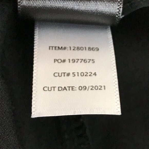 Torrid 5 Inch Pull-On Stretch Crepe Mid-Rise Short Women's Plus Size 2/2X Black - Picture 10 of 10